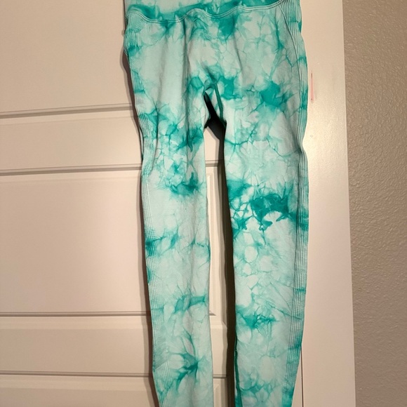 Allure the Brand Aqua Tie-Dye Leggings - Picture 2 of 4